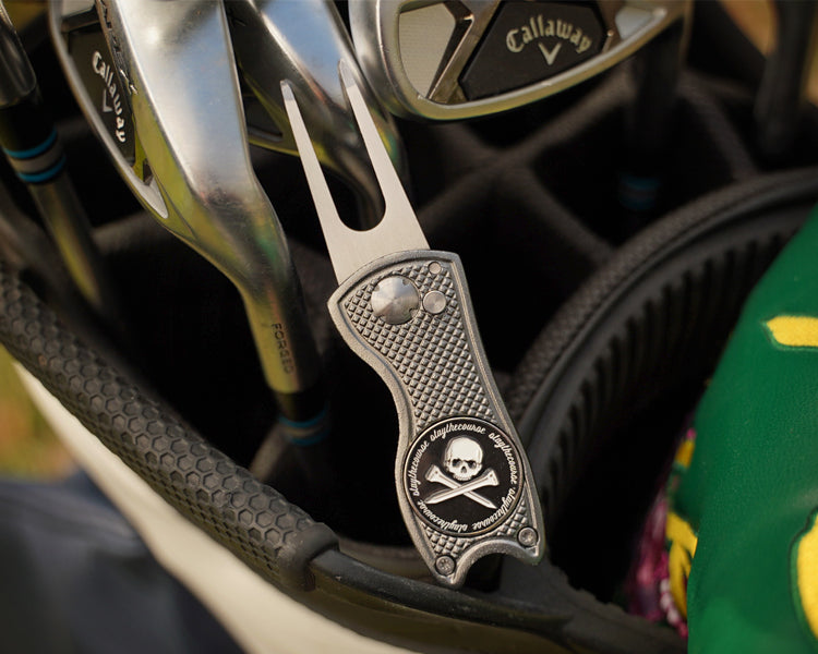 Switchblade Divot Tool w/ Ball Marker - Gun Metal Gray